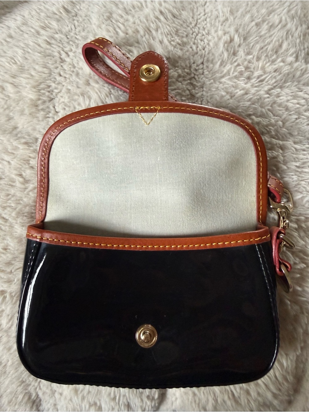 Dooney & Bourke Madison Taylor Black Patent Wristlet with Leather Trim - Picture 2 of 9
